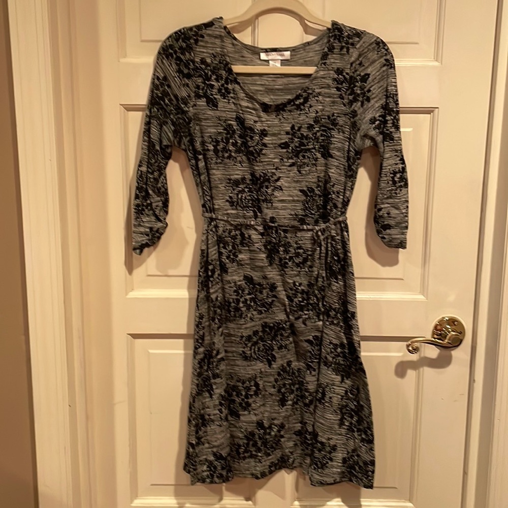 Motherhood maternity dress size small
